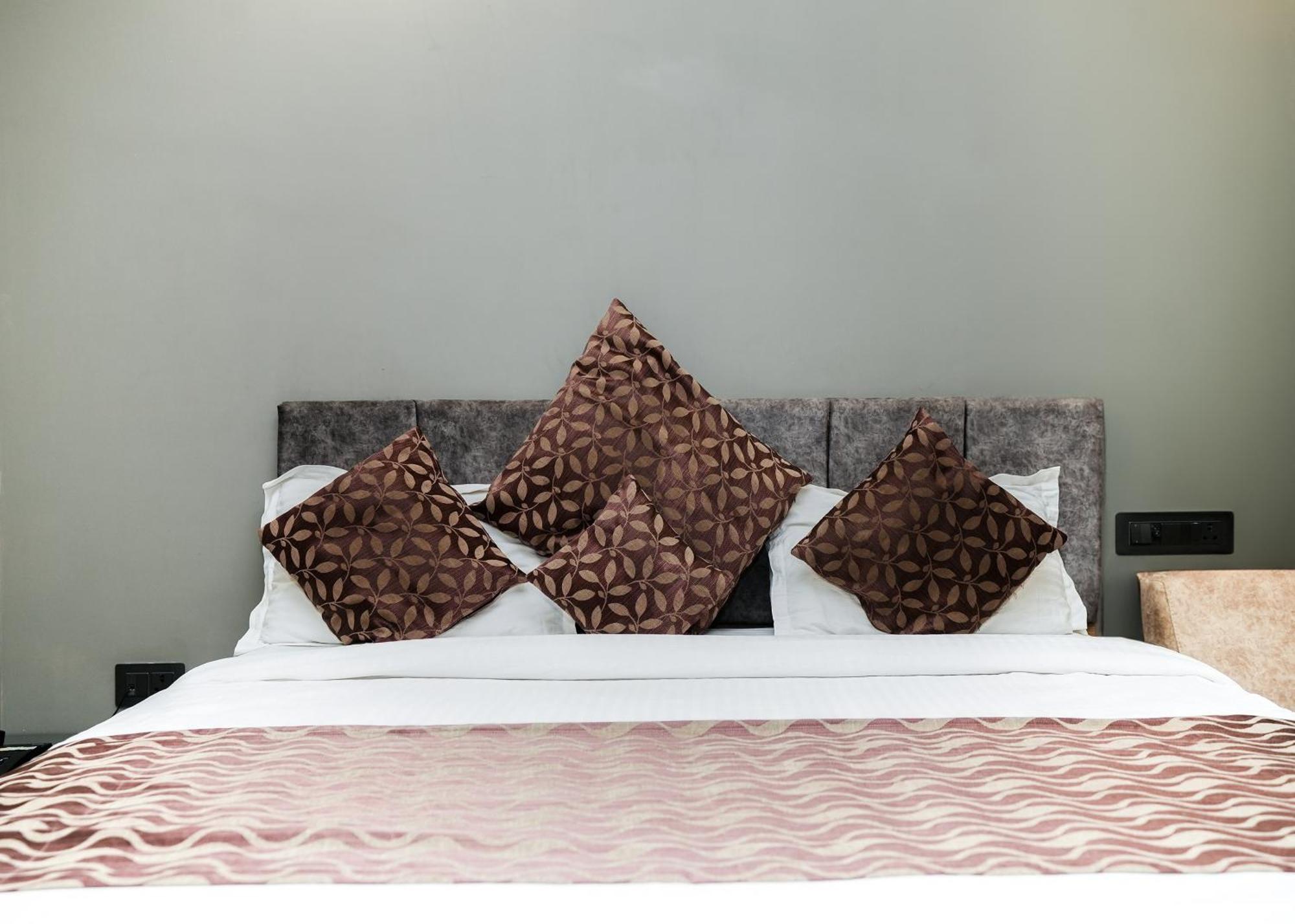 Rupis Resort Near Udaipur Airport Dabok Dış mekan fotoğraf