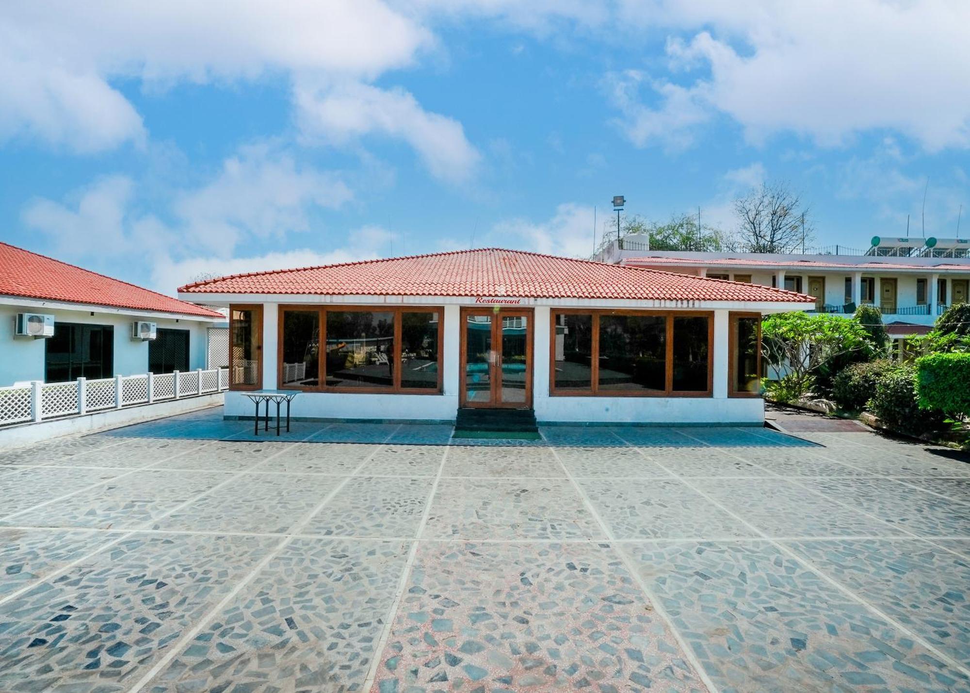 Rupis Resort Near Udaipur Airport Dabok Dış mekan fotoğraf