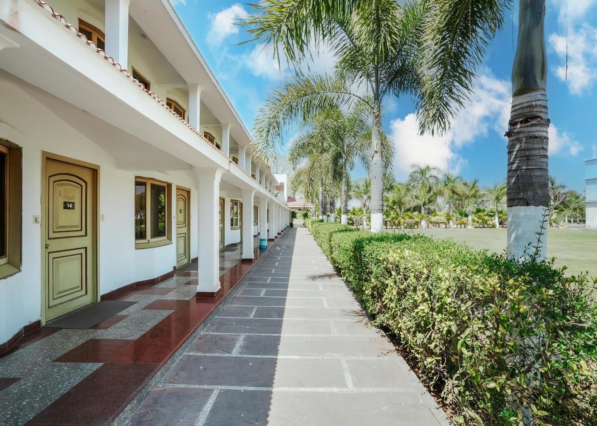 Rupis Resort Near Udaipur Airport Dabok Dış mekan fotoğraf