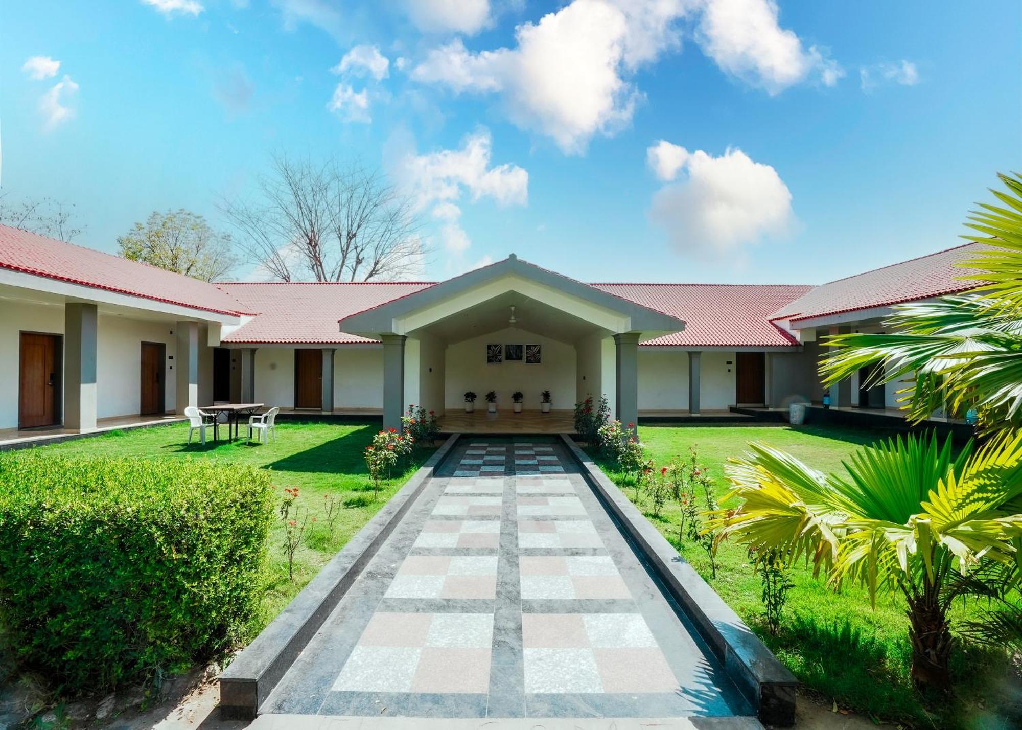 Rupis Resort Near Udaipur Airport Dabok Dış mekan fotoğraf