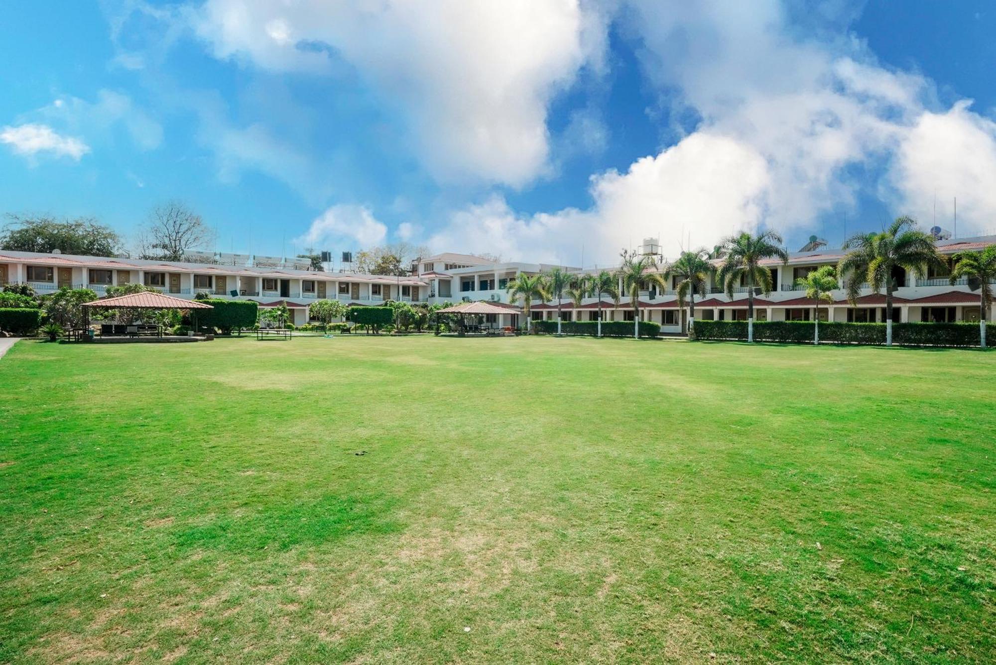 Rupis Resort Near Udaipur Airport Dabok Dış mekan fotoğraf